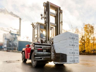  Pulp bales are transported in Vallviks Bruk.