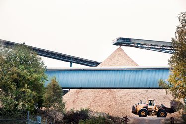 Wood chip pile at Vallviks Bruk.