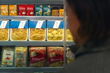 Nature trays for ready meal on shelf