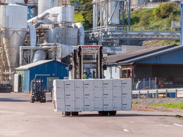 Pulp bales are transported at Rottneros Bruk.